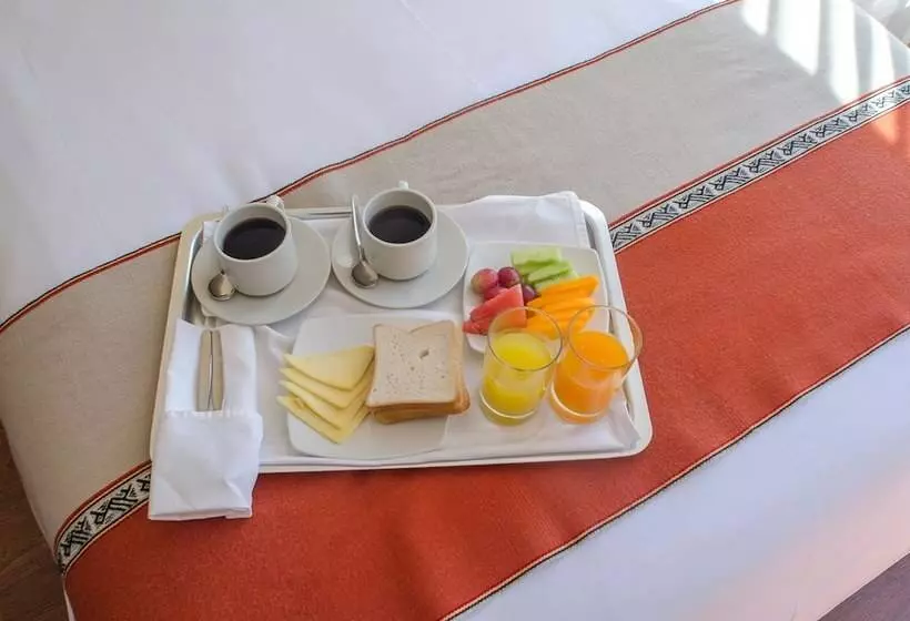 Hotel Taypikala Lago