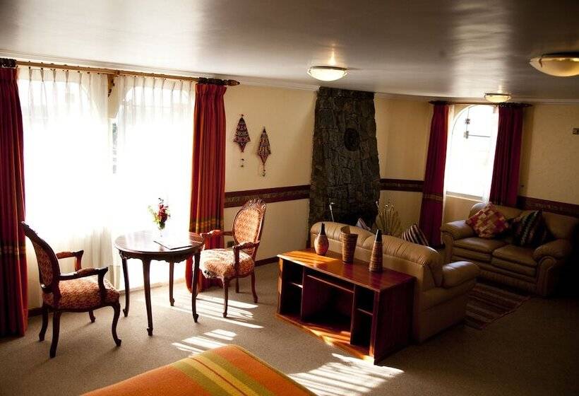 Отель Taypikala Lago