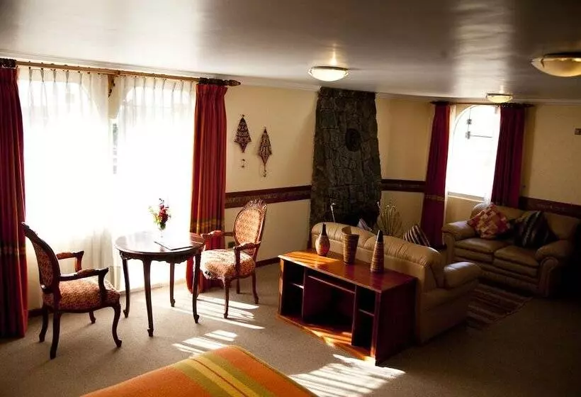 Hotel Taypikala Lago