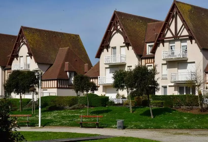 Appartement Spacieux Avec Balcon   à 50m De La Plage
