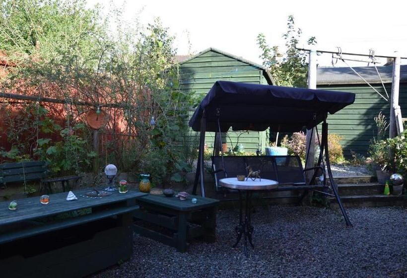 Bed and Breakfast Averon House