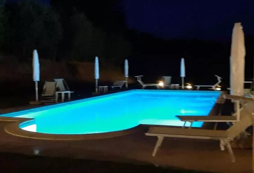 ホテル Agriturismo Il Loghino