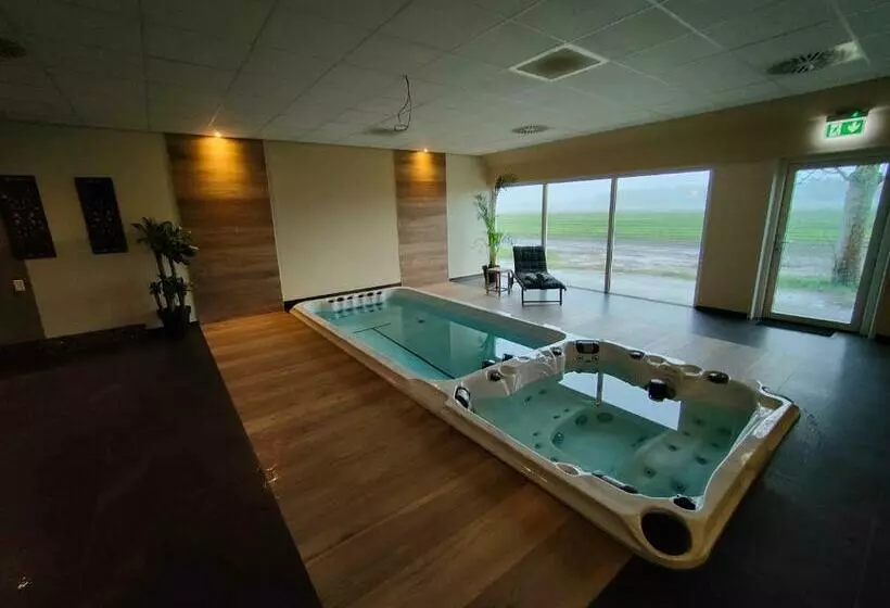 ホテル Vakantiehuis De Binnenplaets