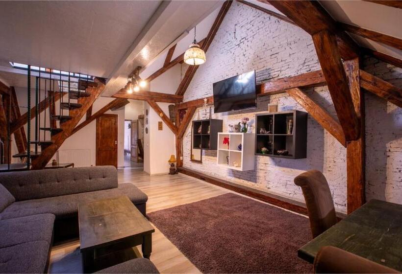 ペンション 4 Rooms Piata Sfatului