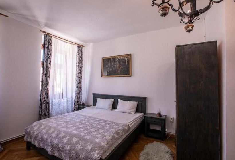 ペンション 4 Rooms Piata Sfatului