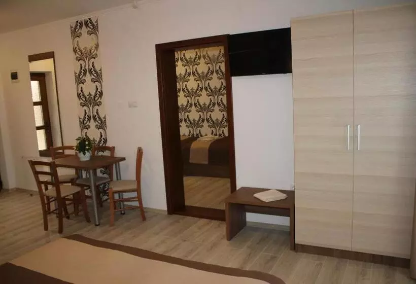 Pensió Casa 77 Praid