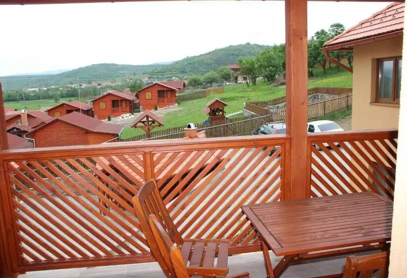 Pensió Casa 77 Praid