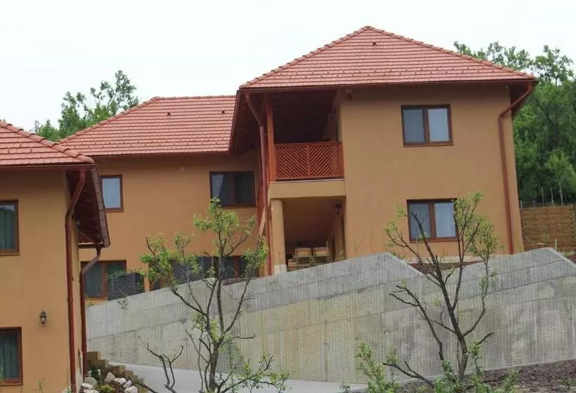 Pensió Casa 77 Praid