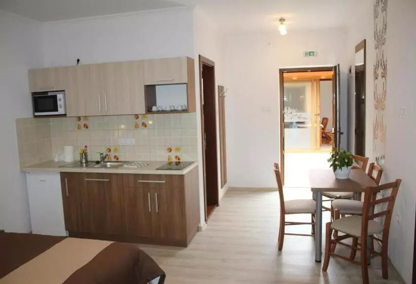 Pensió Casa 77 Praid