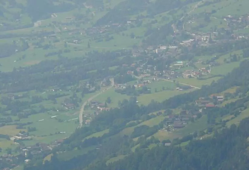 ペンション Gästehaus Hanser