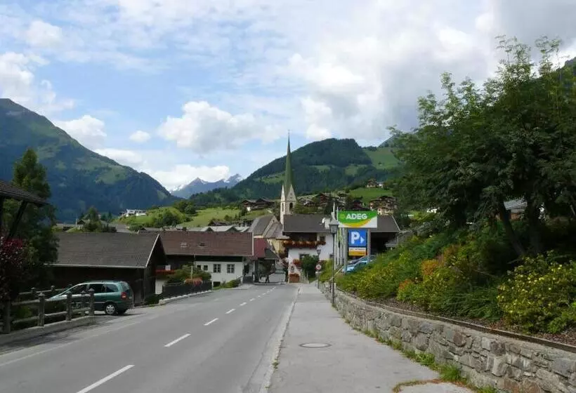 ペンション Gästehaus Hanser