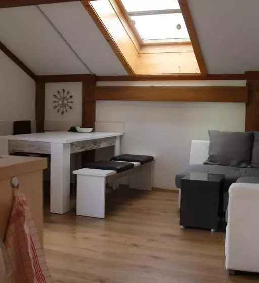 ペンション Gästehaus Hanser