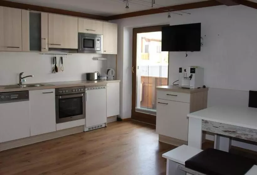 ペンション Gästehaus Hanser