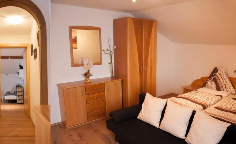 Пансион Gästehaus Hanser