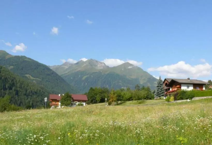 ペンション Gästehaus Hanser