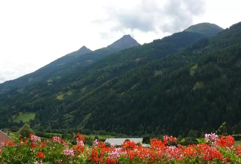 ペンション Gästehaus Hanser