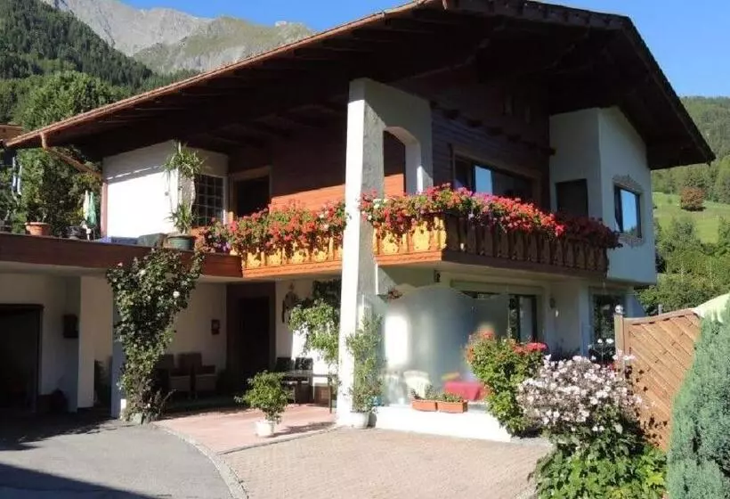 Majatalo Gästehaus Kratzer