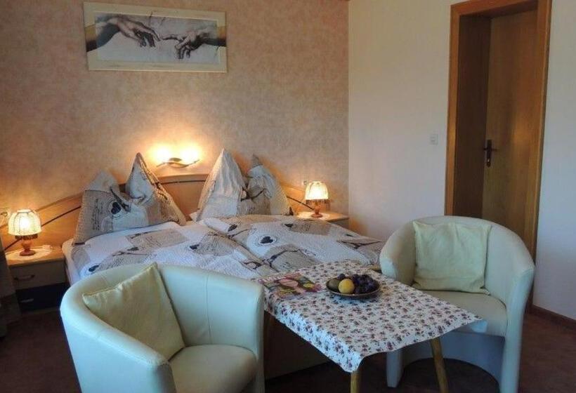 Пансион Gästehaus Kratzer