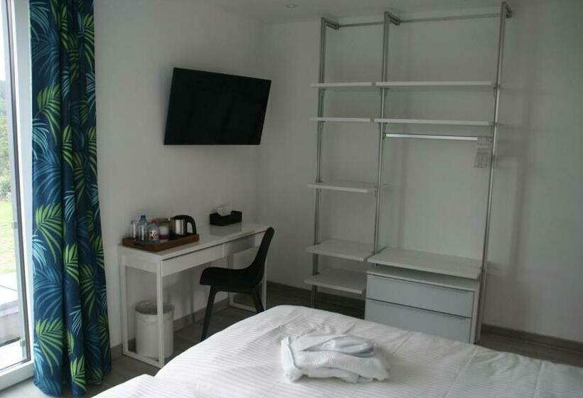 پانسیون The View