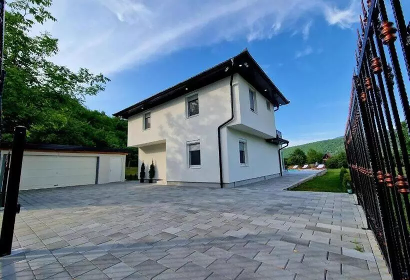 Villa Eda