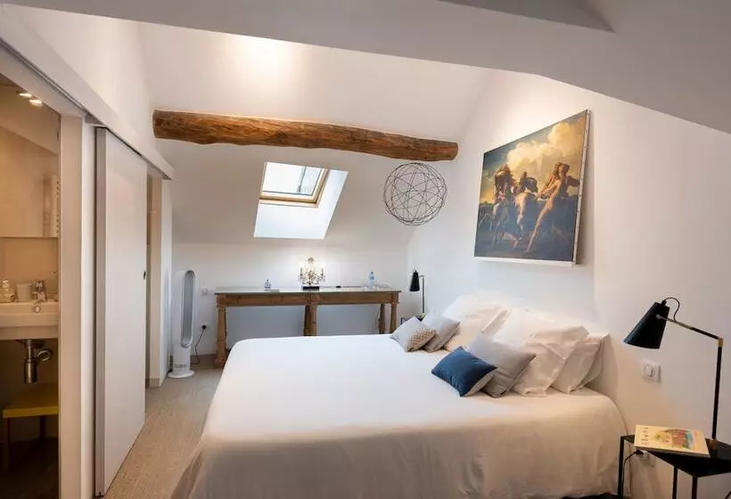 Aamiaismajoitus (B&B) Clos Saint Jacques   Maison D Hôtes