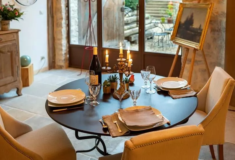 Aamiaismajoitus (B&B) Clos Saint Jacques   Maison D Hôtes