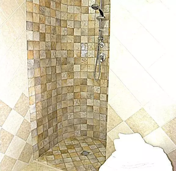 تختخواب و صبحانه Il Casale Dei Principi