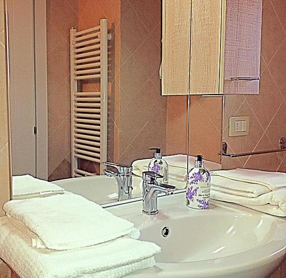 تختخواب و صبحانه Il Casale Dei Principi