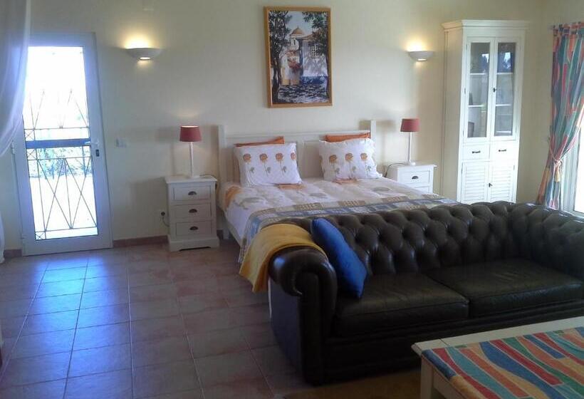 تختخواب و صبحانه Vila Florina