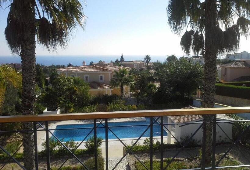 تختخواب و صبحانه Vila Florina