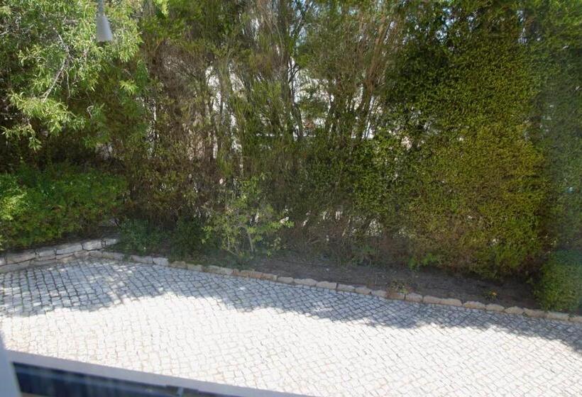 تختخواب و صبحانه Vila Florina