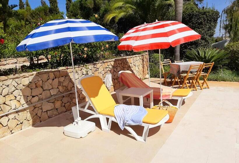 تختخواب و صبحانه Vila Florina