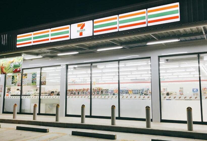 Hotel โรงแรม เดอะริช ราชพฤกษ์ โฮเทล แอนด์ เรสซิเดนซ์