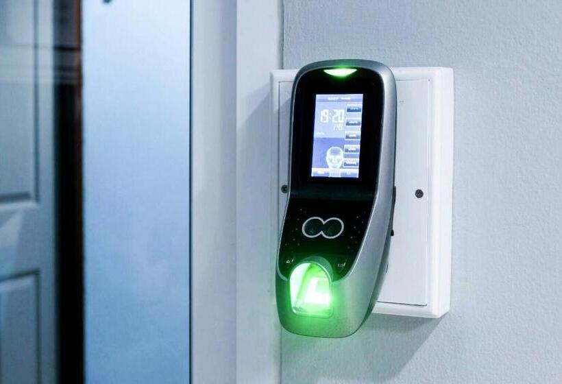 Hotel โรงแรม เดอะริช ราชพฤกษ์ โฮเทล แอนด์ เรสซิเดนซ์