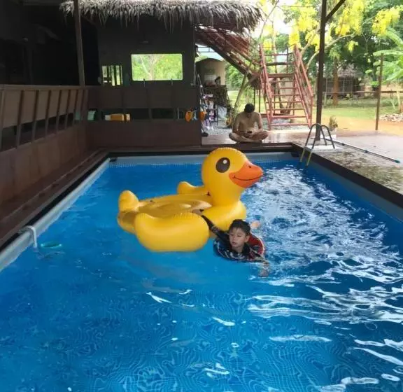 هتل Baan Nork Farmstay บ้านนอก ฟาร์มสเตย์