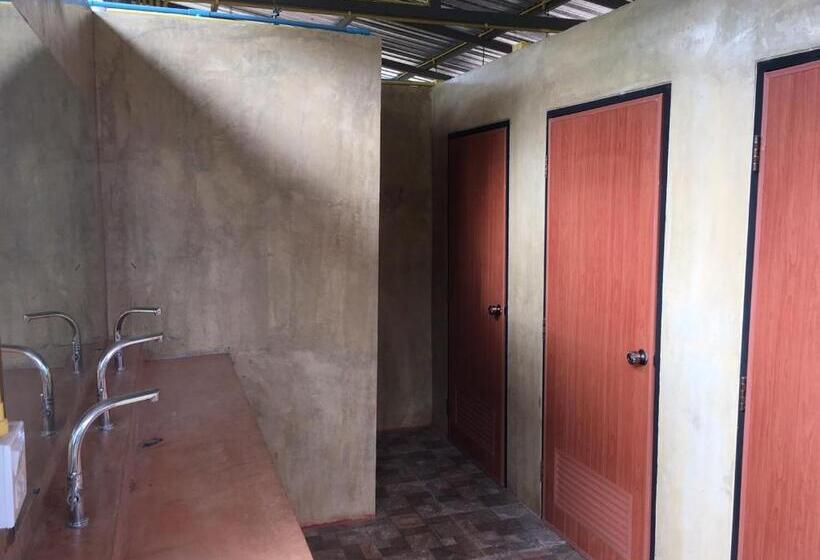 فندق Baan Nork Farmstay บ้านนอก ฟาร์มสเตย์