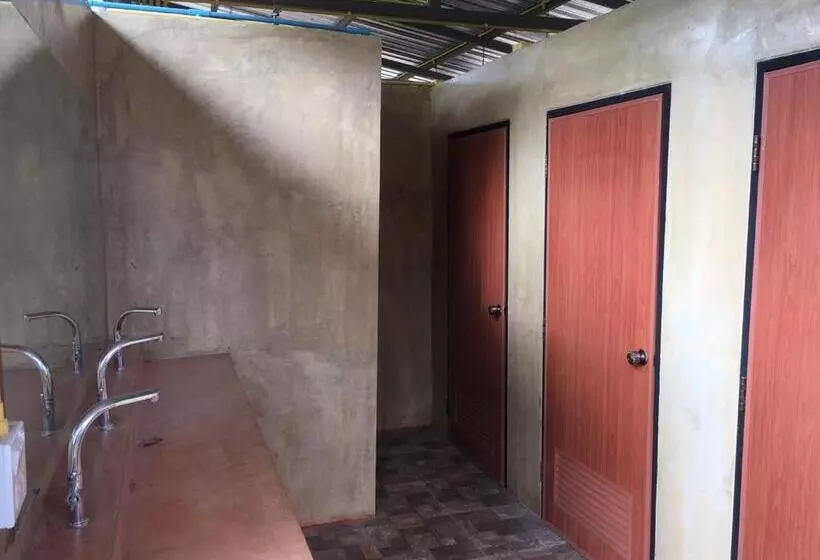هتل Baan Nork Farmstay บ้านนอก ฟาร์มสเตย์
