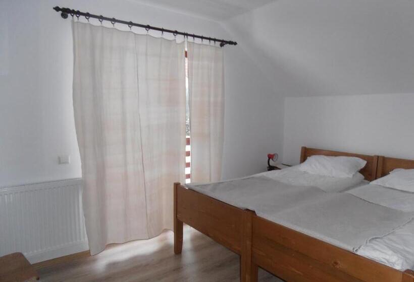 Hotel Pensiunea Agroturistica Alexandra