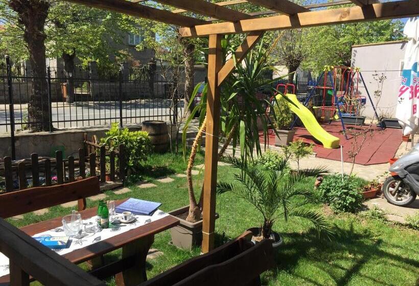 פנסיון Guest House Niya Chernomorets