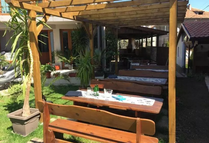 پانسیون Guest House Niya Chernomorets