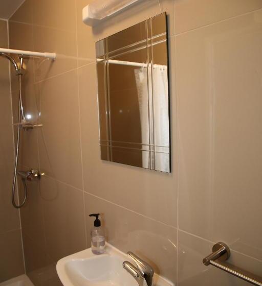 Пансион Victorin House   All Rooms Are En Suite