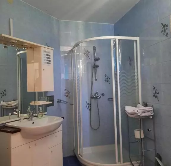 تختخواب و صبحانه Rooms čehovin