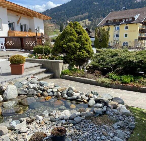 Frühstückspension Alpenrose Bed & Breakfast