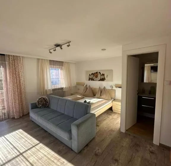 Frühstückspension Alpenrose Bed & Breakfast