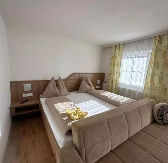 Frühstückspension Alpenrose Bed & Breakfast