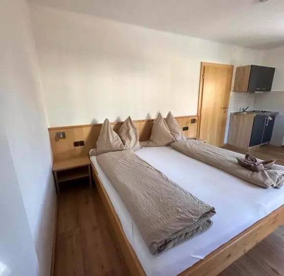 Frühstückspension Alpenrose Bed & Breakfast