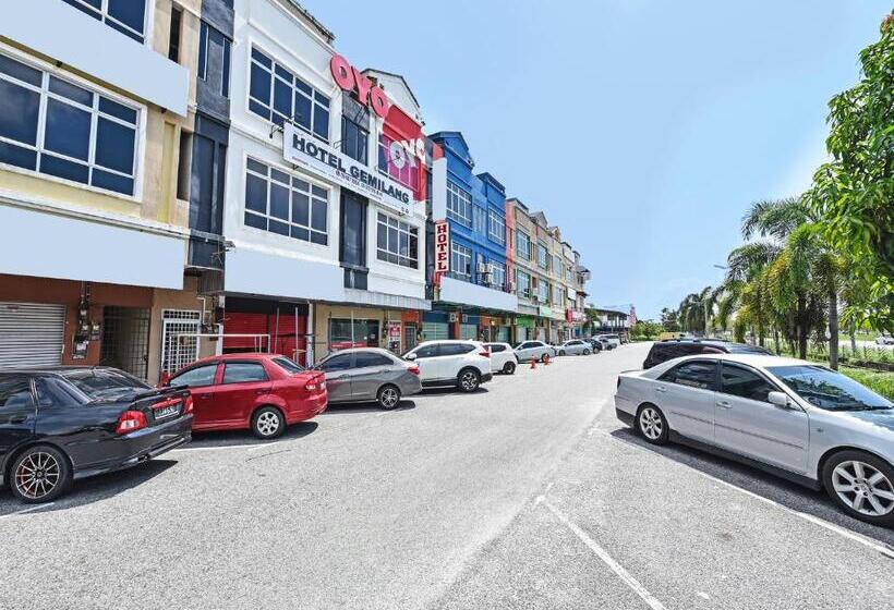 בית מלון כפרי Oyo 90364 Gemilang