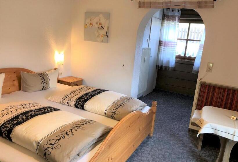 Pensió Gästehaus Am Kurparkweg