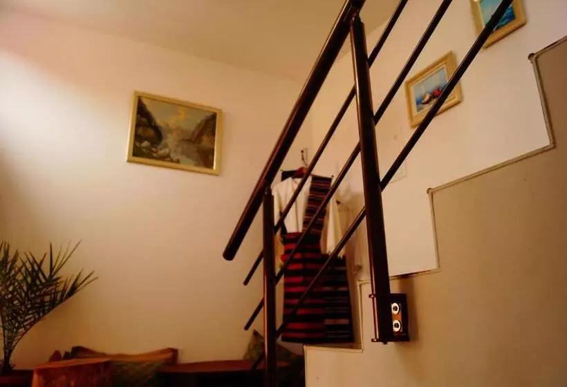 Majatalo Guest House Dara