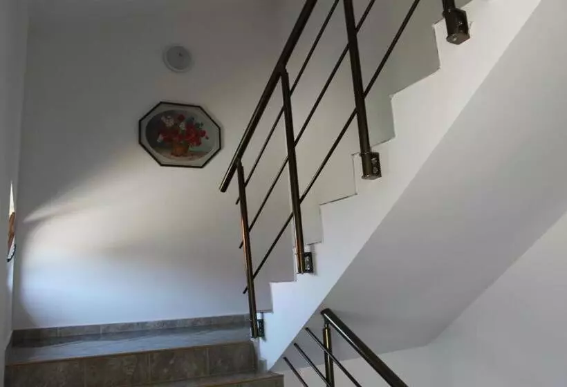 Majatalo Guest House Dara